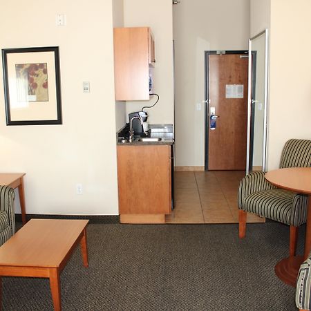 Holiday Inn Express Hotel Vernal By Ihg Exterior photo