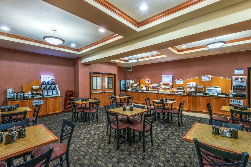 Holiday Inn Express Hotel Vernal By Ihg Exterior photo