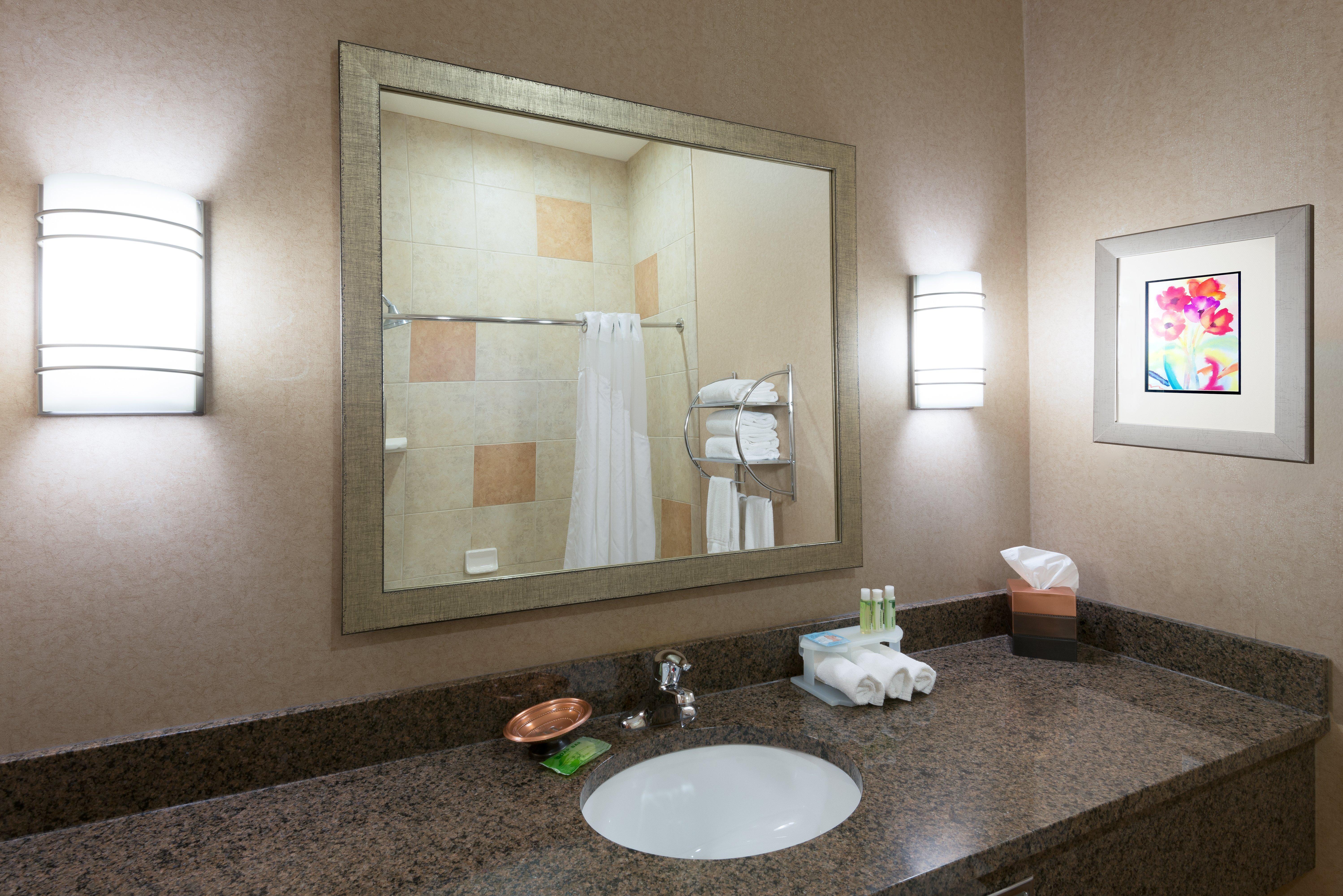 Holiday Inn Express Hotel Vernal By Ihg Exterior photo